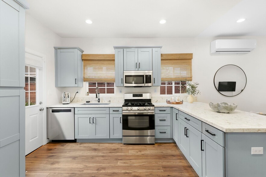 Building Photo - 3136 Grape St