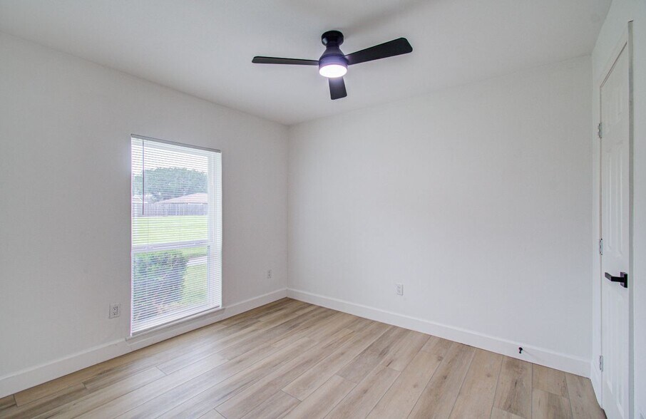 Building Photo - 15448 Chipman Ln.