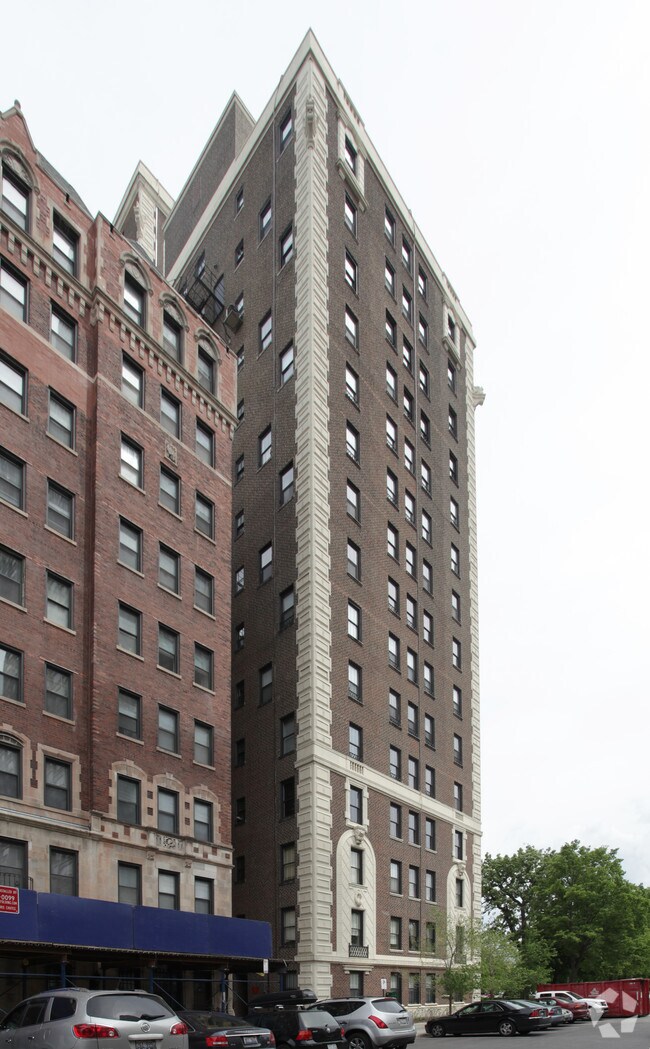 Building Photo - Jackson Towers
