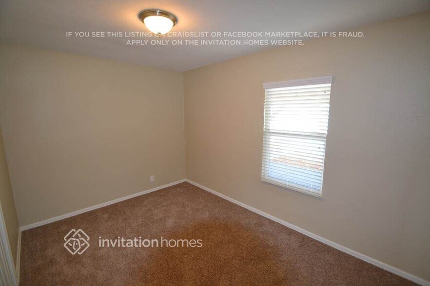 Building Photo - 10821 Rosecrans Ave
