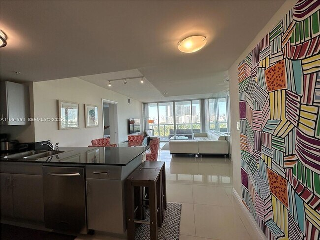 Building Photo - 1861 NW S River Dr