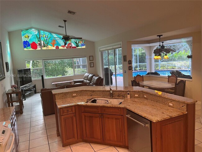 Building Photo - 123 Victorian Ln