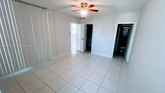 Building Photo - 8429 Forest Hills Dr