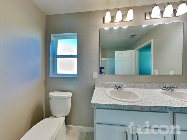 Building Photo - 624 Bullrush Ct