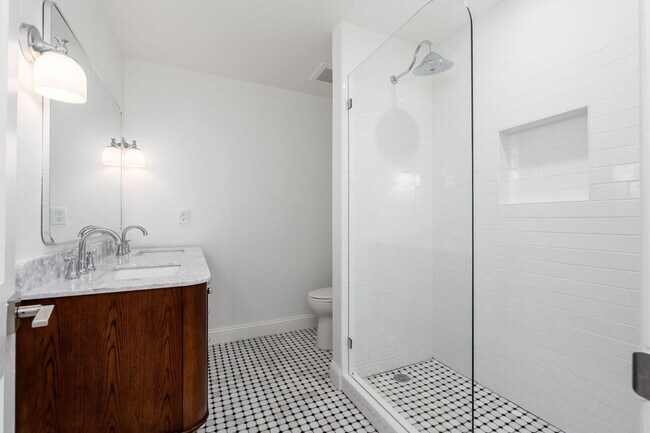 Building Photo - 6709 E Monterosa St