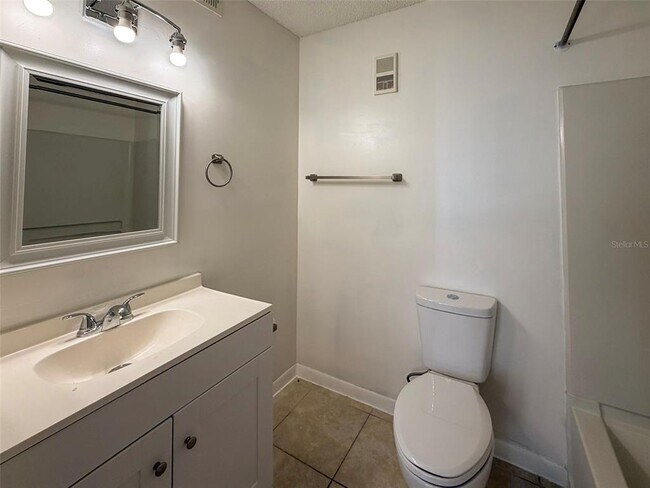 Building Photo - 3921 SW 34th St