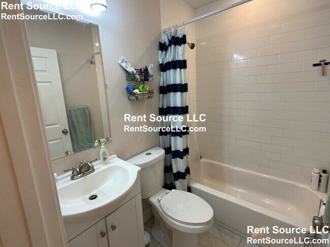 Building Photo - 14 Flint St