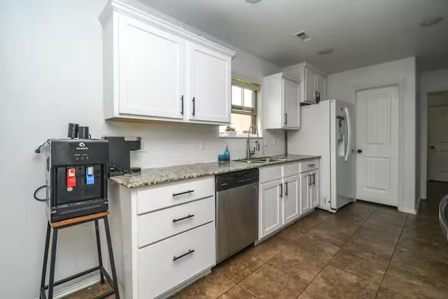 Building Photo - 731 Cypress Ct