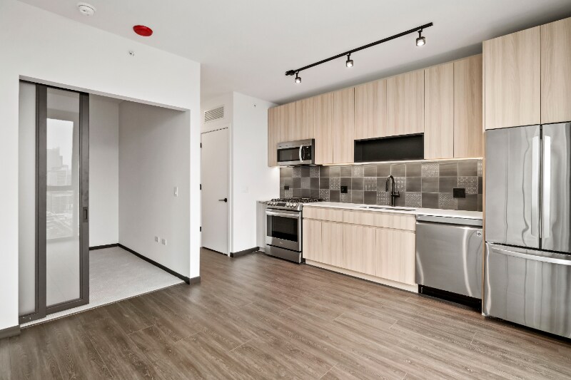 Building Photo - 1438 W Randolph St