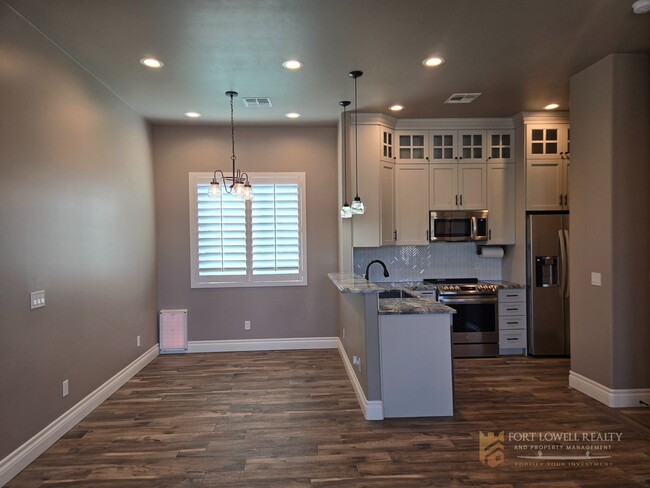 Building Photo - Stunning 2-bed, 2-bath Casita in North Phoenix