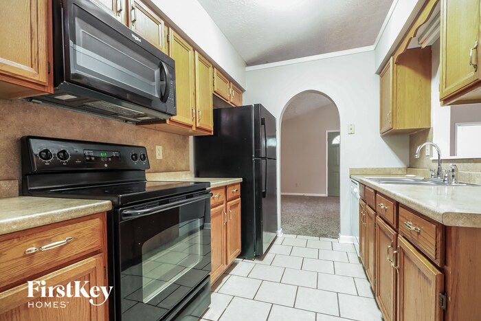 Building Photo - 204 Pineknoll Ct