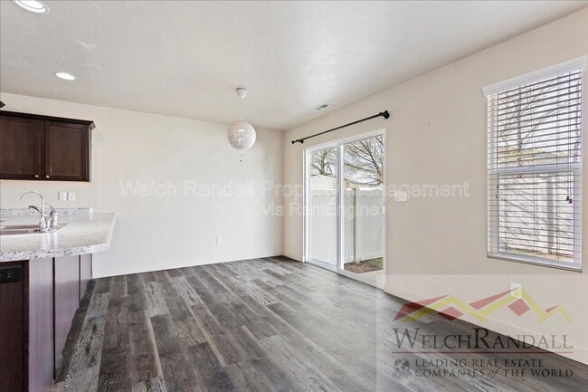 Building Photo - 1140 Seraphim Ct