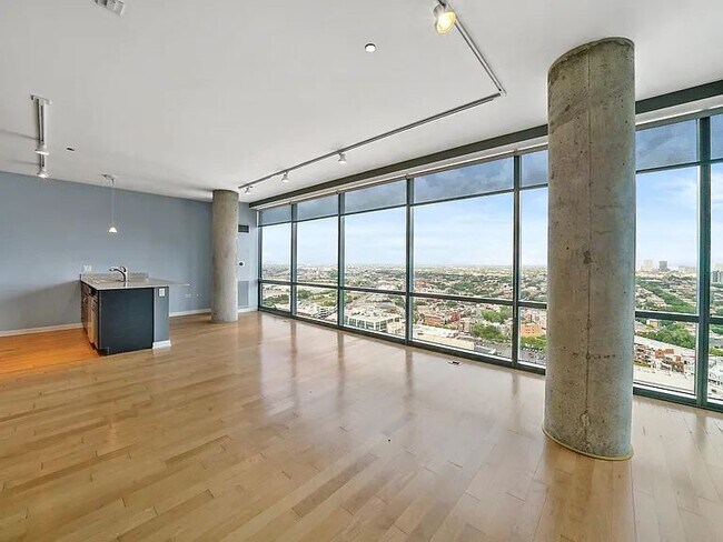 Building Photo - 860 W Blackhawk St