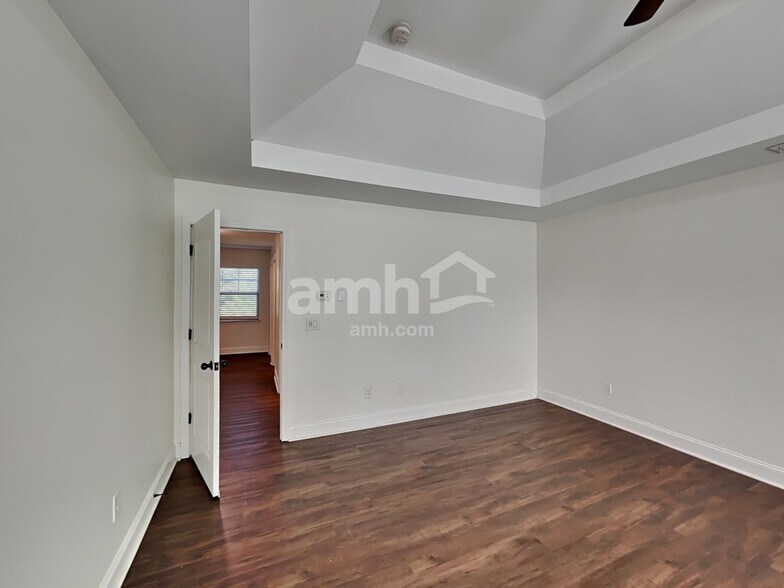 Building Photo - 44 Brookhill Ct