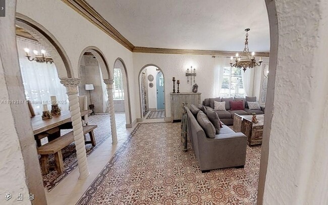 Building Photo - 327 Menores Ave