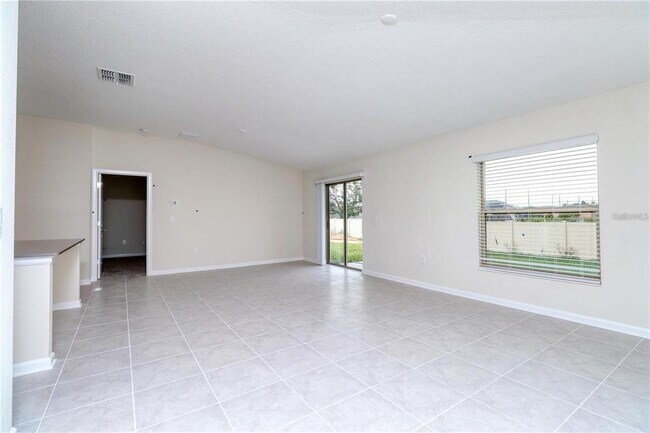 Building Photo - 116 Bergamot Lp