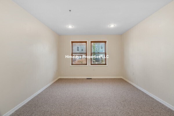 Building Photo - 65 Calumet St