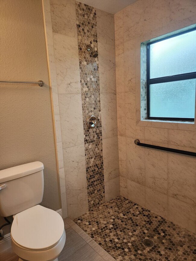 Building Photo - Duplex for rent