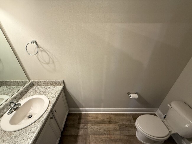 Building Photo - 3 bedroom 2.5 bath townhome tucked inside ...