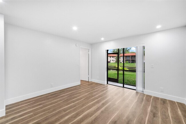 Building Photo - 21905 Lake Forest Cir