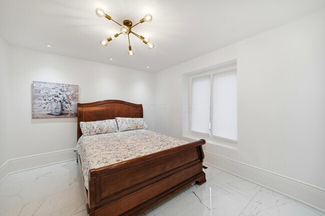 Building Photo - 8661 Craigston Ct