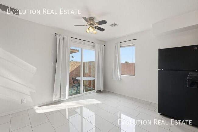 Building Photo - 20251 N 3rd Dr