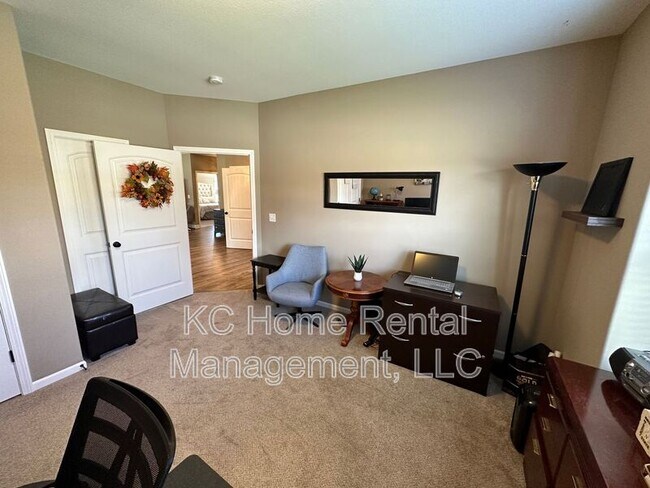 Building Photo - 2807 NE Sonora Valley Dr