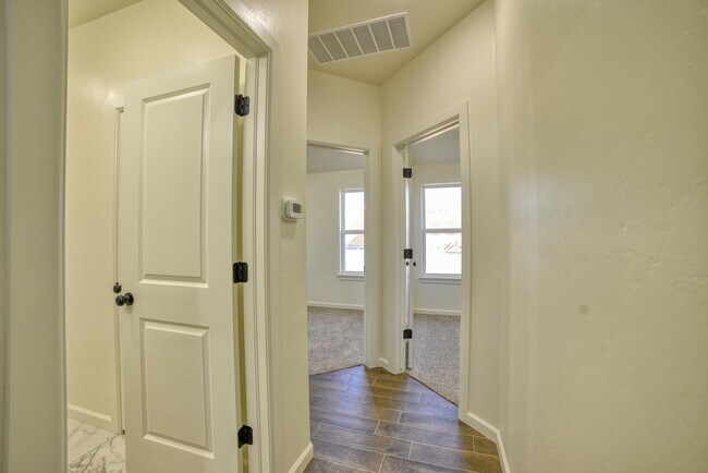 Building Photo - Brand New Home in Washington!