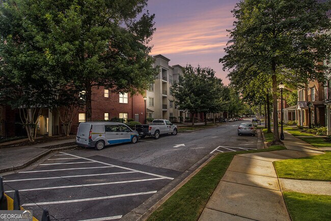 Building Photo - 870 Mayson Turner Rd NW