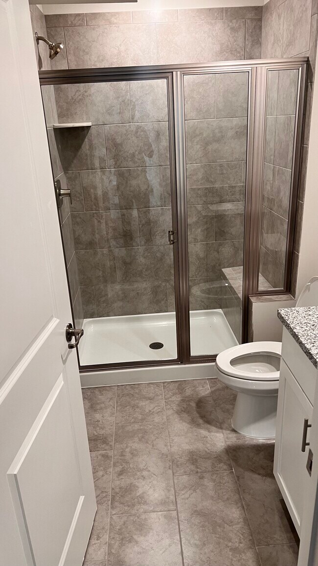 Building Photo - 2827 Bridgewater Dr