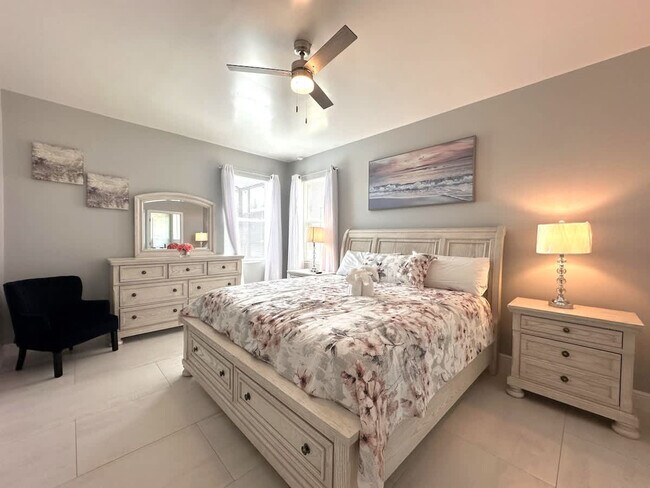 Building Photo - 421 Cabello Dr