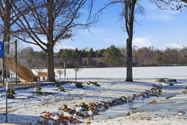 Building Photo - 5611 S Quincy St