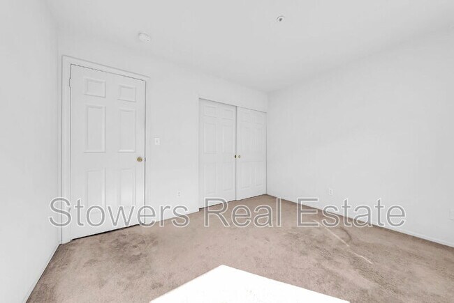 Building Photo - 116 Foxglove Ln
