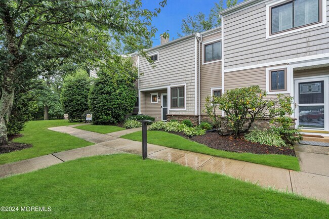 Building Photo - 8 Fern Ct