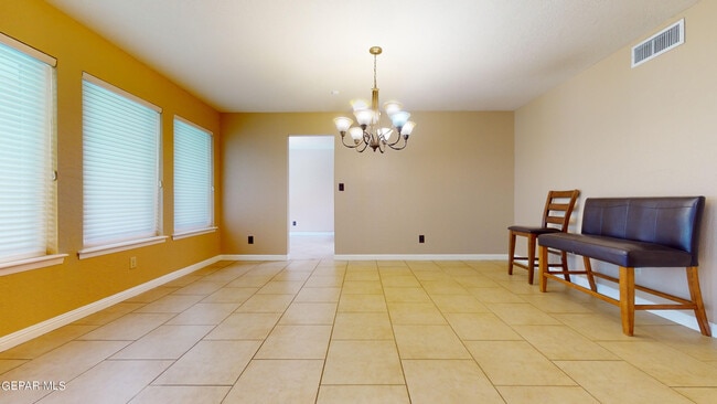 Building Photo - 801 Claravista Ln