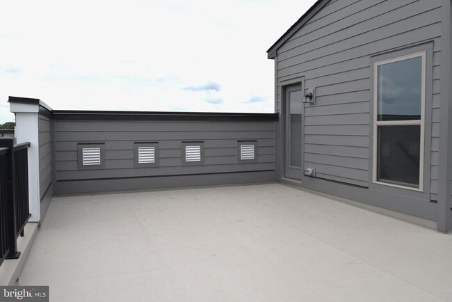 Building Photo - 13542 Innovation Station Lp