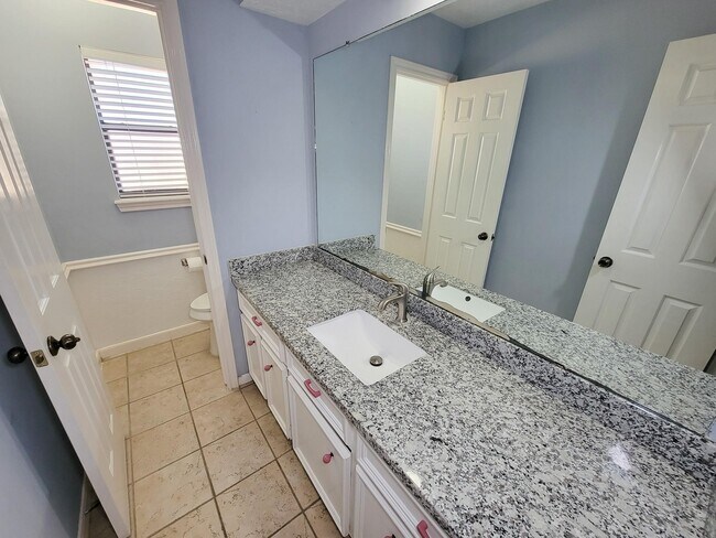 Building Photo - 17326 Ponderosa Pines Dr