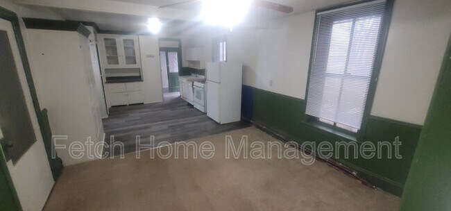 Building Photo - 107-109 East Main Street