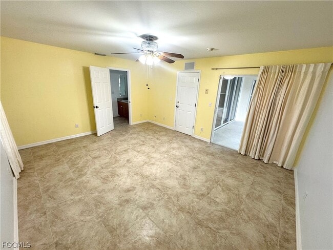 Building Photo - 4409 SW 15th Ave