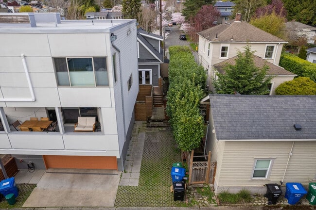 Building Photo - 2749 NW 65th St