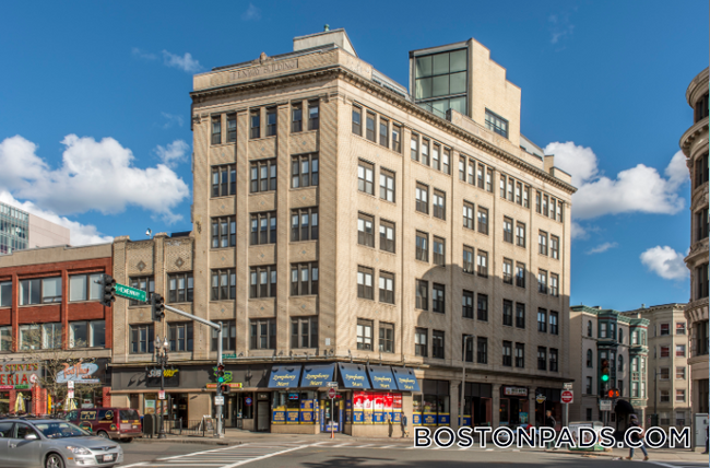 Building Photo - 1126 Boylston St