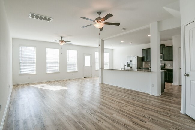 Building Photo - 18825 Amaro Hills Dr