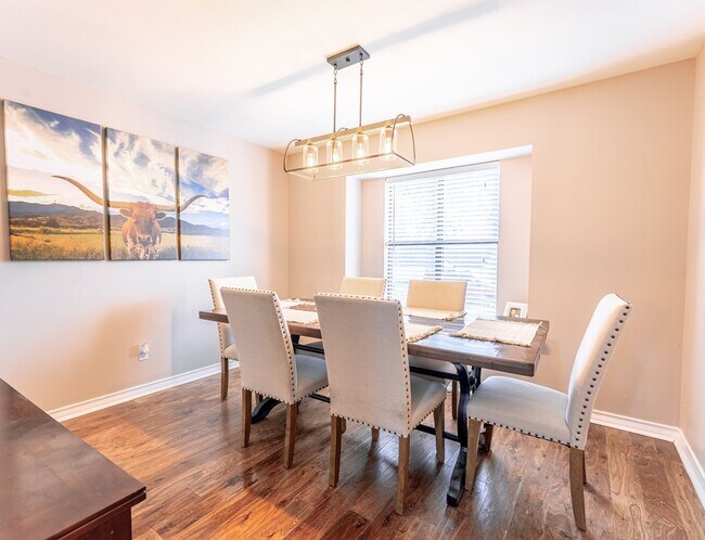 Building Photo - 117 Holly Hill Dr