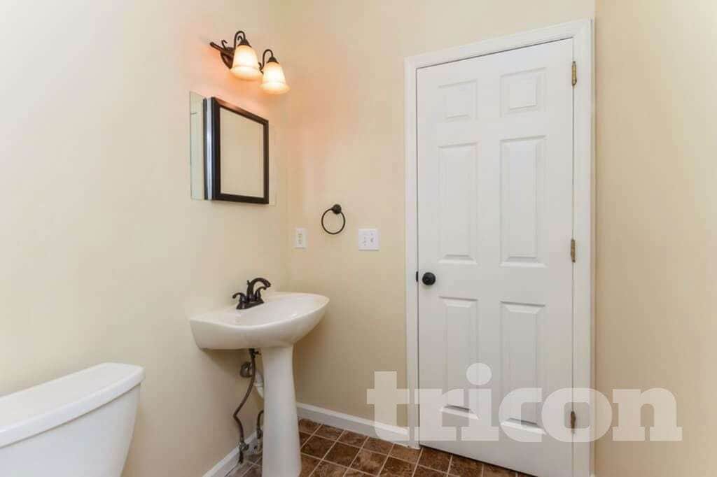 Building Photo - 7016 Penbrook Dr