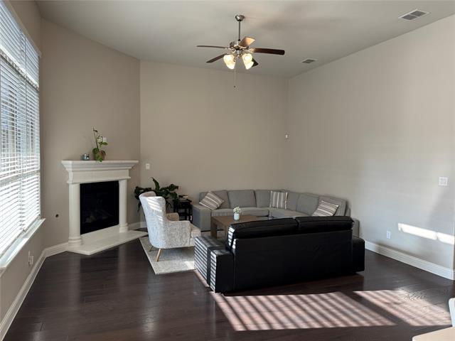 Building Photo - 3323 Royal Ridge Dr