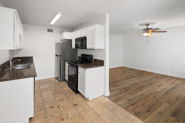 Building Photo - Stunning, Serene, 2-Bed, 2-Bath Condo in highly sought after Del Cerro area in San Diego CA