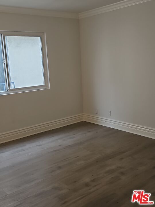 Building Photo - 827 2nd St