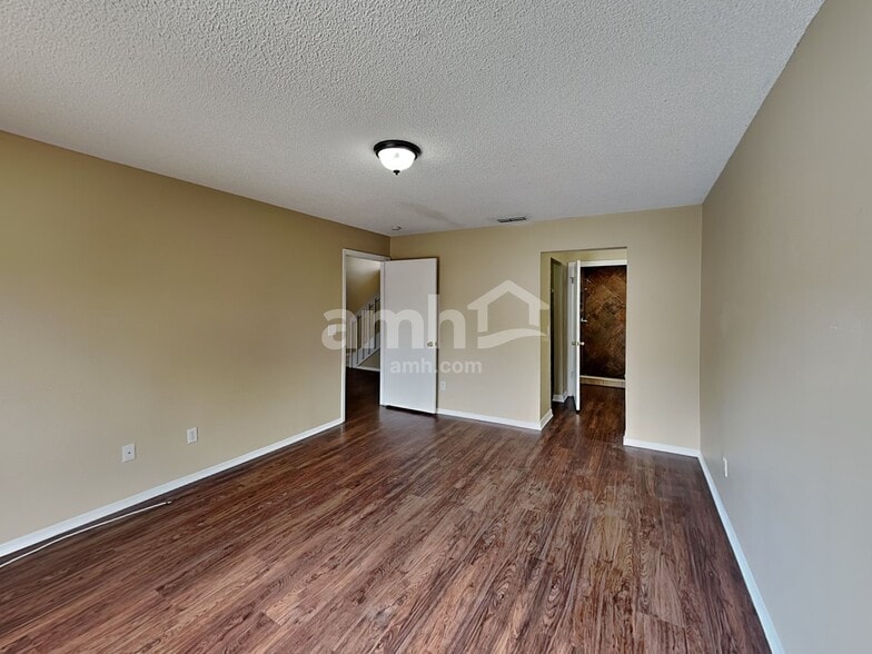 Building Photo - 317 Morning Creek Cir