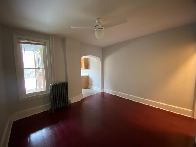 Building Photo - 74 E Church Ln