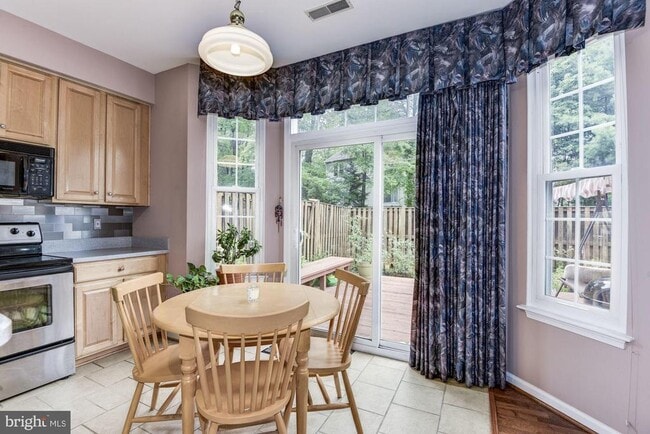 Building Photo - 4073 Britwell Pl